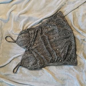 Like new black & white tankinis swim top, size medium